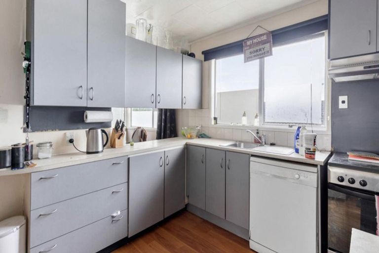 Photo of property in 82 Reynella Drive, Massey, Auckland, 0614