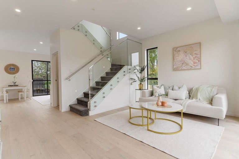 Photo of property in 48b Portadown Avenue, Pakuranga Heights, Auckland, 2010