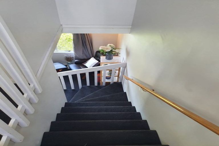 Photo of property in 18b Mackinnon Terrace, Sunshine Bay, Queenstown, 9300