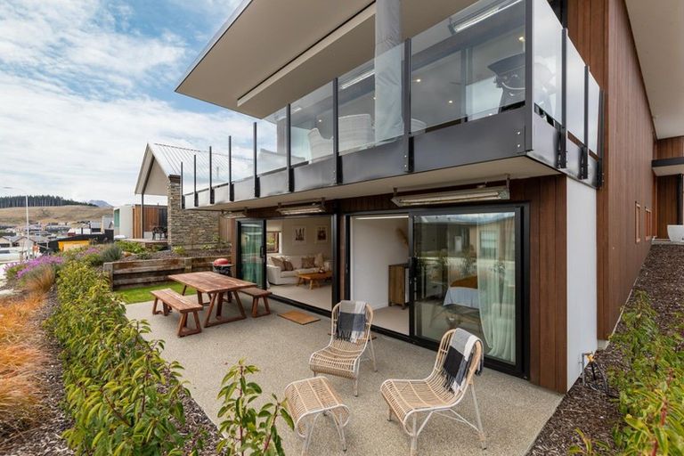 Photo of property in 48 Farrant Drive, Wanaka, 9305