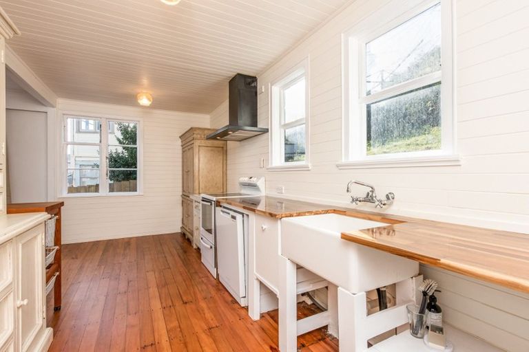 Photo of property in 46 Townsend Road, Miramar, Wellington, 6022