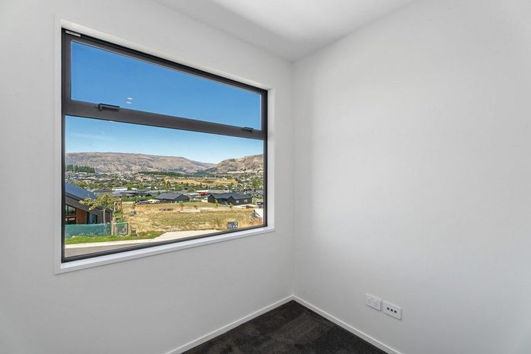 Photo of property in 2 Tuohy Lane, Wanaka, 9305