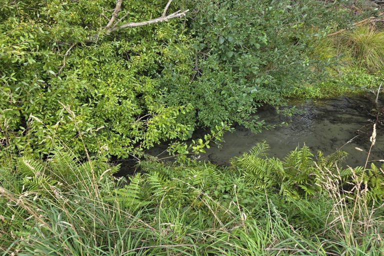 Photo of property in 16 Northbrook Road, Rangiora, 7400