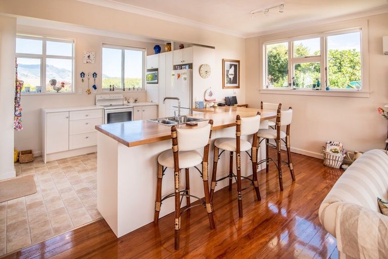 Photo of property in 30 Okains Bay Road, Robinsons Bay, Akaroa, 7581