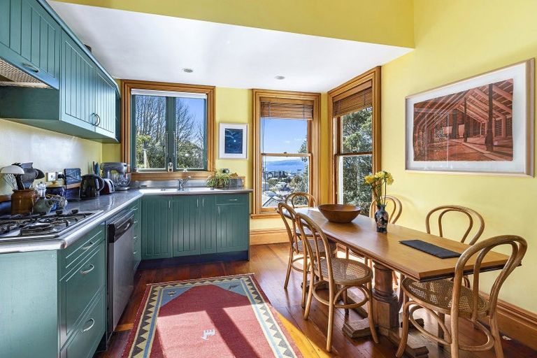 Photo of property in 37 Patanga Crescent, Thorndon, Wellington, 6011