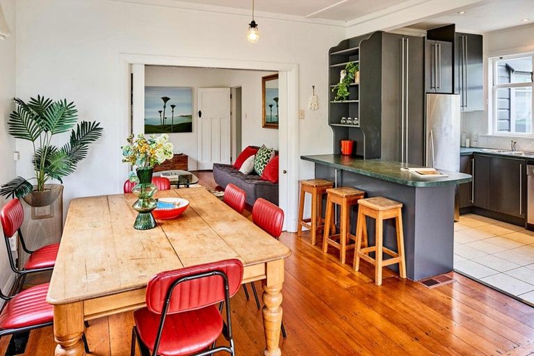 Photo of property in 24 Butt Street, Brooklyn, Wellington, 6021