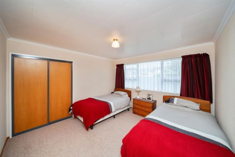 Photo of property in 1 Heather Lea, Hawera, 4610