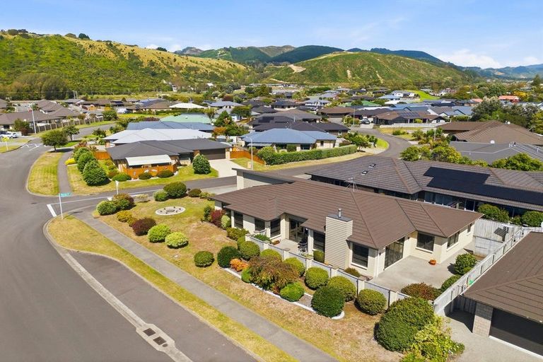 Photo of property in 2 Pearson Place, Paraparaumu, 5032