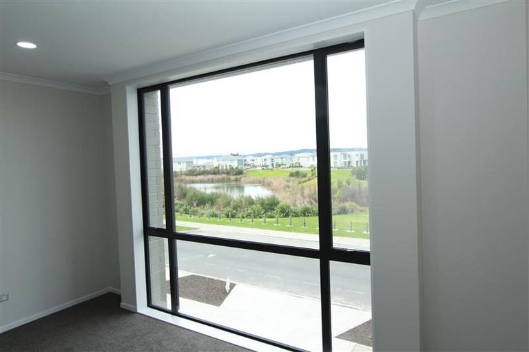 Photo of property in 9 Karokaro Road, Takanini, 2112