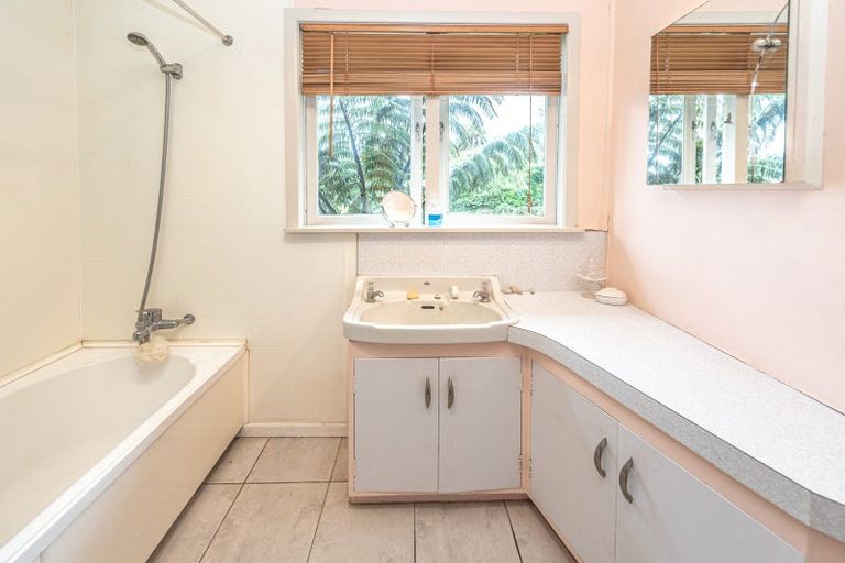 Photo of property in 2 Hillside Terrace, Saint Johns Hill, Whanganui, 4500