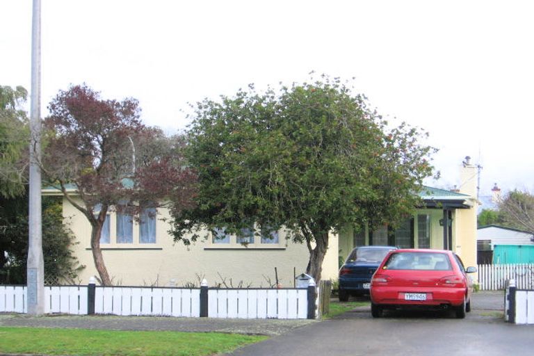 Photo of property in 32 Brightwater Terrace, Terrace End, Palmerston North, 4410