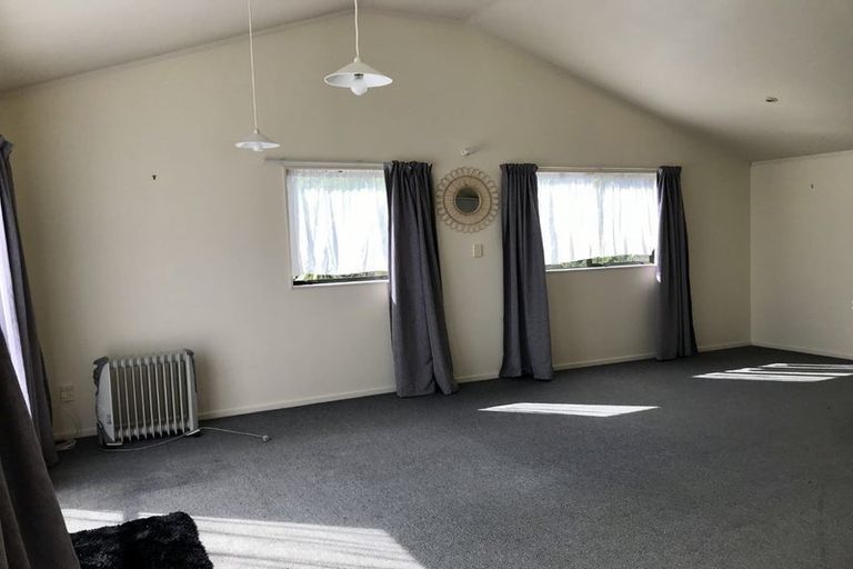 Photo of property in 32 Morere Street, Titahi Bay, Porirua, 5022