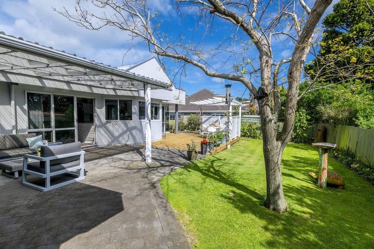 Photo of property in 2 Tainui Street, Raumati Beach, Paraparaumu, 5032