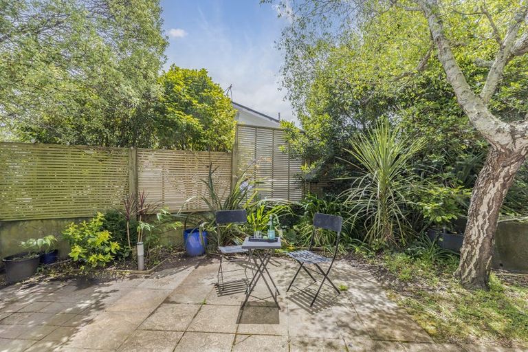 Photo of property in 12 Florio Terrace, Tawa, Wellington, 5028