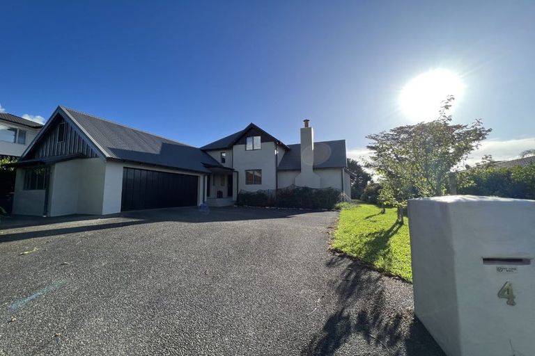 Photo of property in 4 Monkton Close, Greenhithe, Auckland, 0632