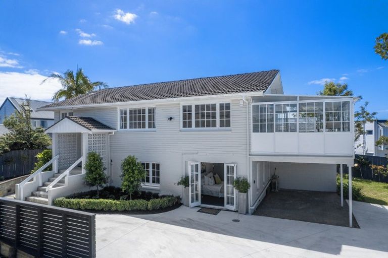 Photo of property in 24 Salem Place, Torbay, Auckland, 0630