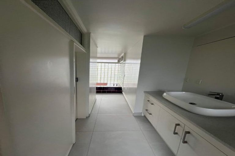 Photo of property in 158 Point View Drive, East Tamaki Heights, Auckland, 2016