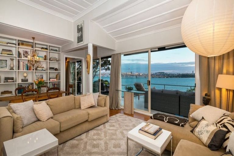 Photo of property in 11 Hinemoa Street, Birkenhead, Auckland, 0626