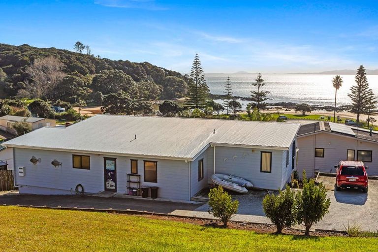 Photo of property in 26 Stratford Drive, Cable Bay, 0420