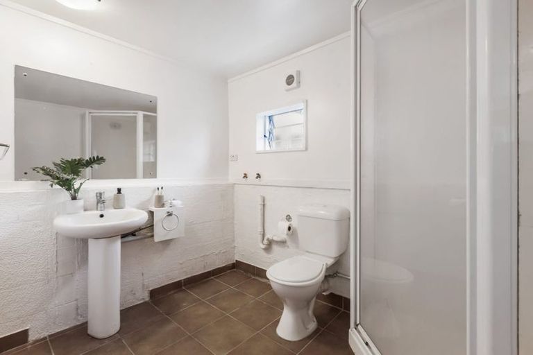 Photo of property in 1/49 Fairclough Road, Beach Haven, Auckland, 0626
