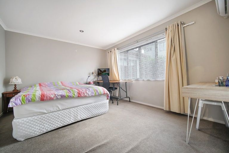 Photo of property in 27 Sonoma Crescent, Oteha, Auckland, 0632
