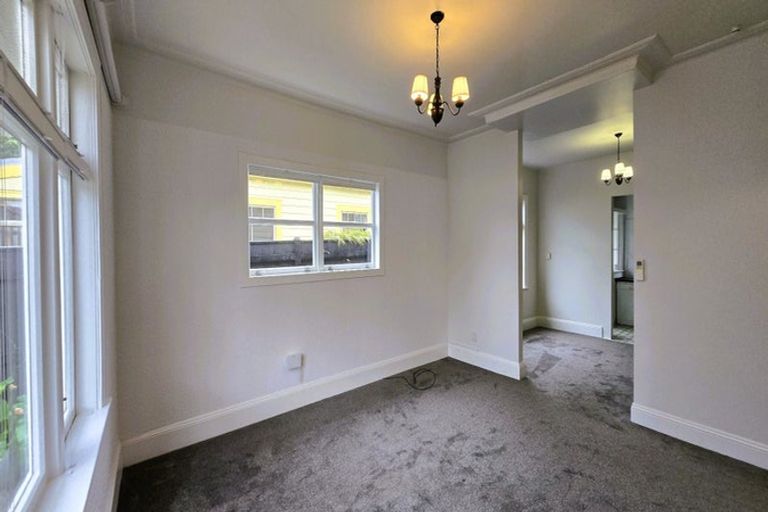 Photo of property in 127 Muritai Road, Eastbourne, Lower Hutt, 5013