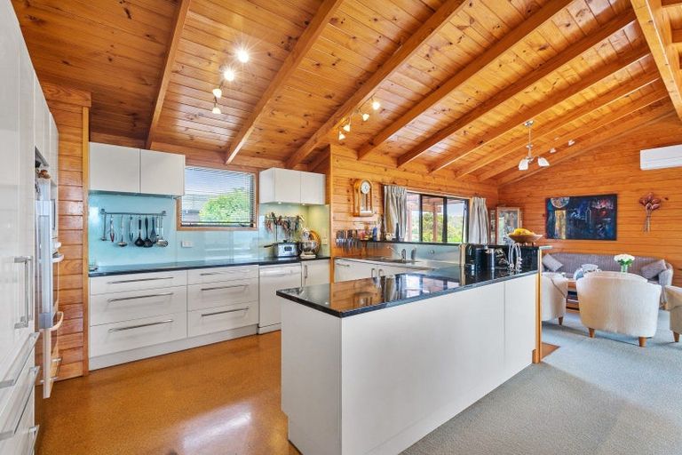 Photo of property in 76 Brick Bay Drive, Sandspit, Warkworth, 0982