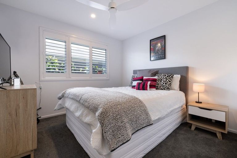 Photo of property in 2 Taioma Close, Papamoa, 3118