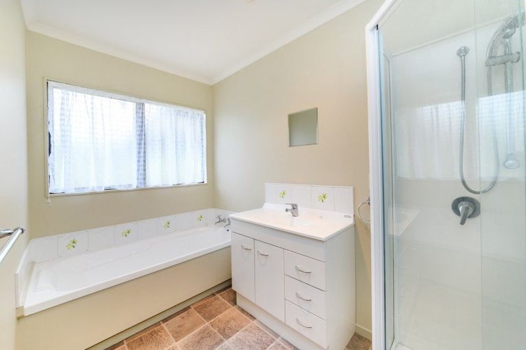 Photo of property in 2 Logan Grove, Feilding, 4702