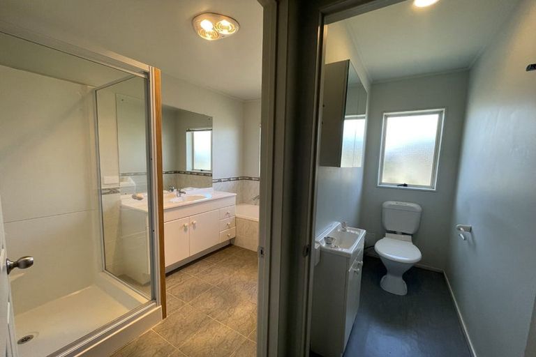 Photo of property in 8 Hagen Close, Golflands, Auckland, 2013