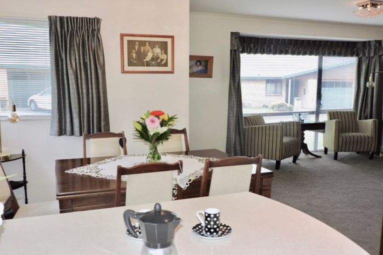 Photo of property in Redwood Village, 28/42 Main Road, Tawa, Wellington, 5028