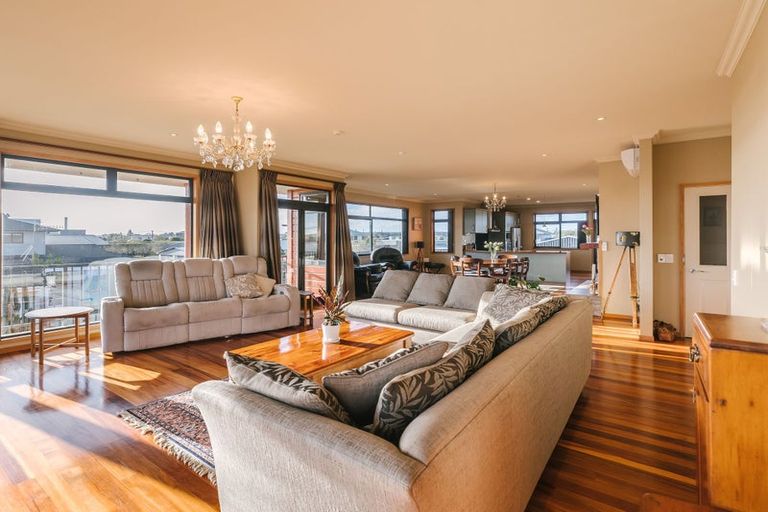 Photo of property in 49 Hartley Street, Foxton Beach, Foxton, 4815