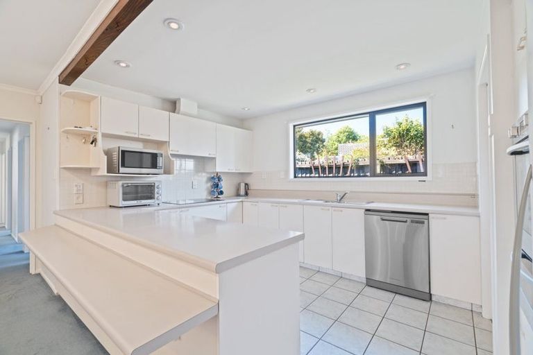 Photo of property in 23 Lancewood Drive, Halswell, Christchurch, 8025