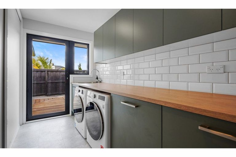 Photo of property in 7 Oakville Close, Rangiora, 7400