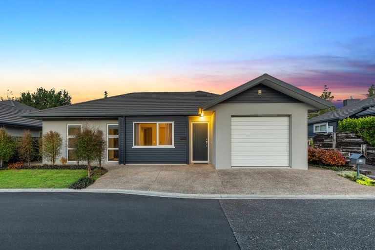 Photo of property in 43 Bridgewater Way, Pyes Pa, Tauranga, 3112