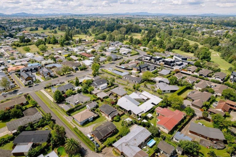 Photo of property in 50c Braid Road, St Andrews, Hamilton, 3200