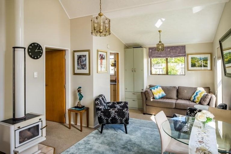 Photo of property in 3a Pukatea Street, Eastbourne, Lower Hutt, 5013
