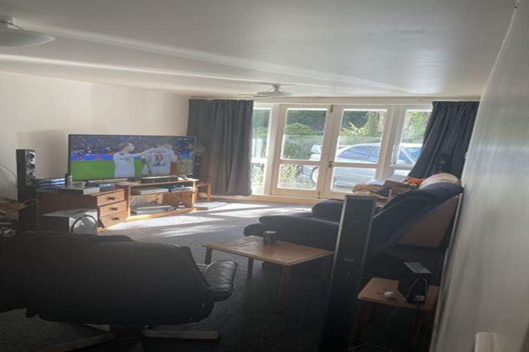 Photo of property in 6 Epsom Way, Karori, Wellington, 6012