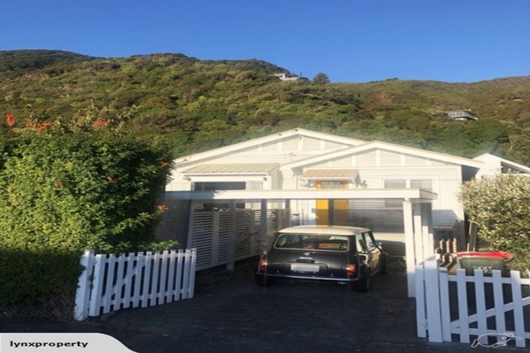 Photo of property in 379 Muritai Road, Eastbourne, Lower Hutt, 5013