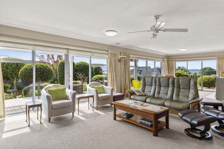 Photo of property in 19 Kinder Street, Acacia Bay, Taupo, 3330