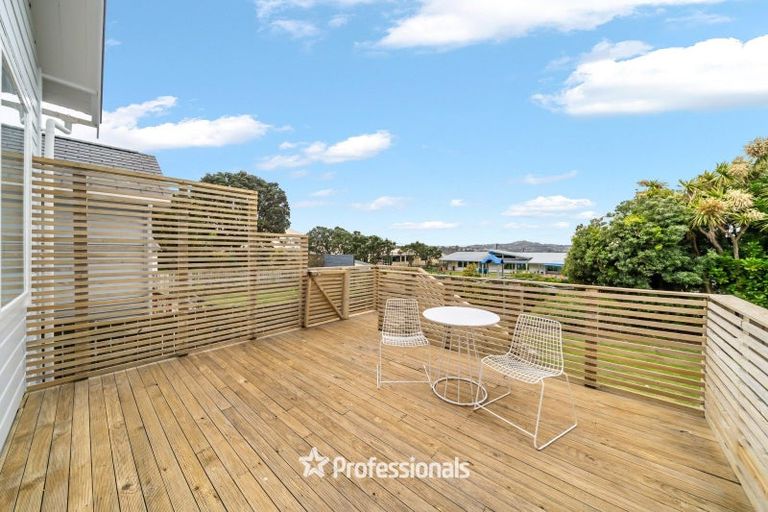 Photo of property in 79 Queens Drive, Lyall Bay, Wellington, 6022