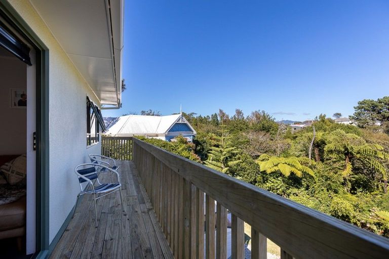 Photo of property in 142 Seaview Road, Westown, New Plymouth, 4310