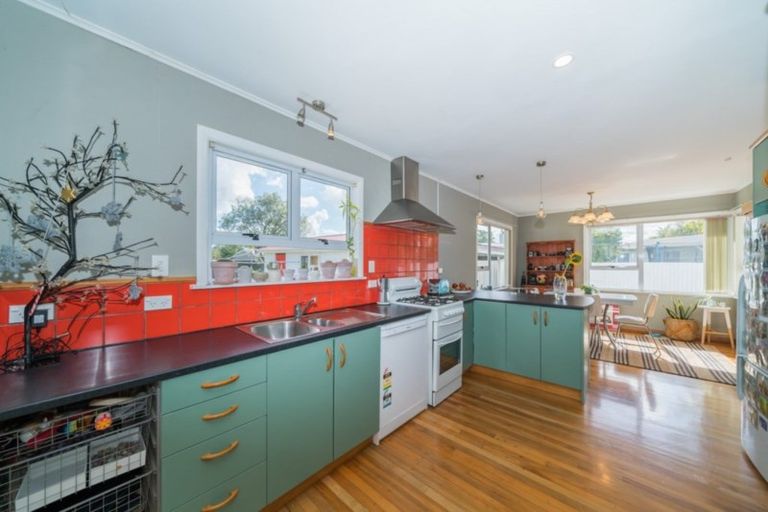Photo of property in 53 Duff Crescent, Highbury, Palmerston North, 4412