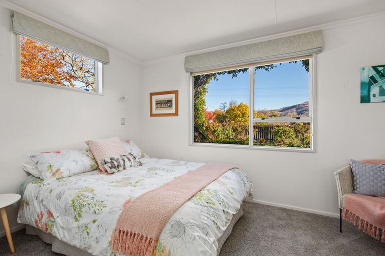 Photo of property in 92 Hazlett Street, Clyde, 9330