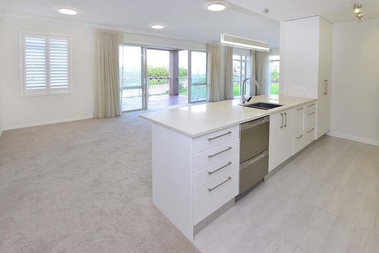 Photo of property in 68 Panorama Heights, Orewa, 0931