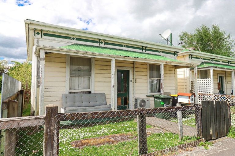 Photo of property in 15 Allardice Street, Dannevirke, 4930