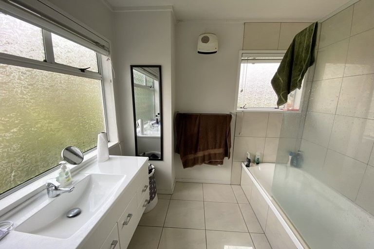 Photo of property in 39 Robertson Street, Frankton, Queenstown, 9300