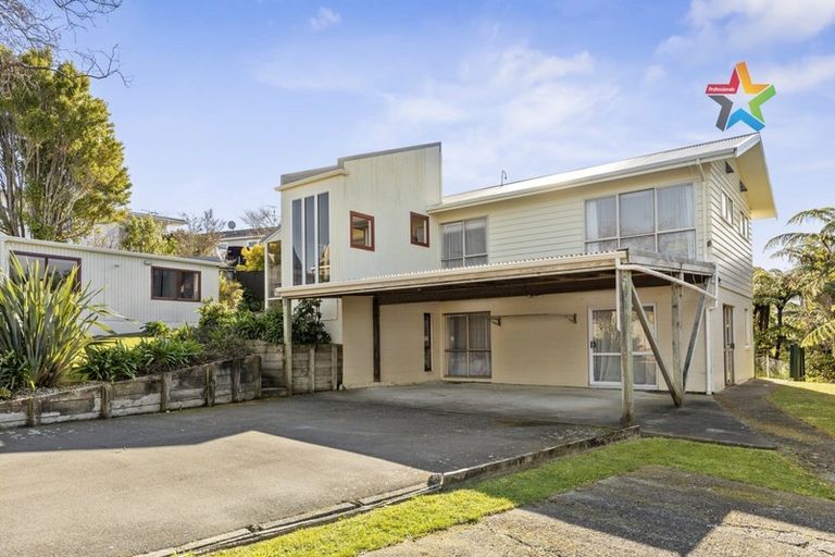 Photo of property in 18 Taieri Crescent, Kelson, Lower Hutt, 5010