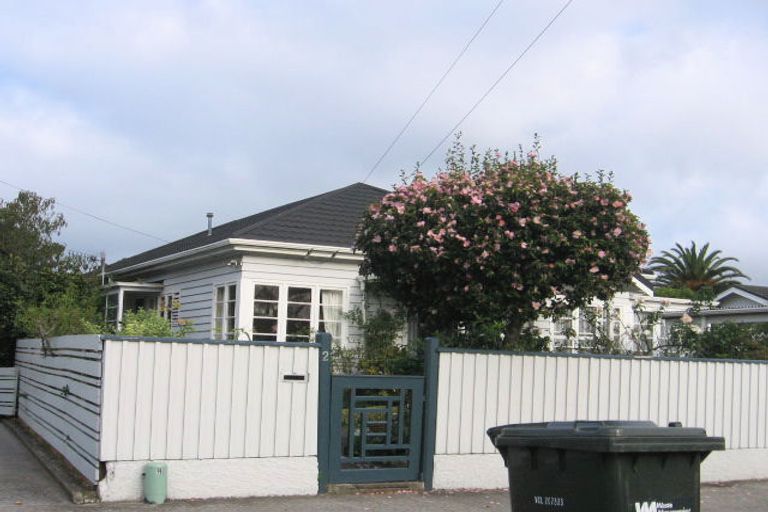 Photo of property in 2 Sherwood Street, Woburn, Lower Hutt, 5010