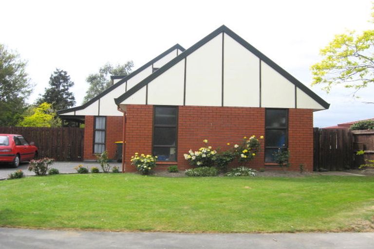 Photo of property in 32 Royleen Street, Casebrook, Christchurch, 8051